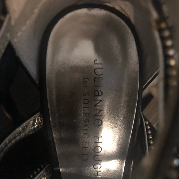 High Heels - Picture 4 of 5